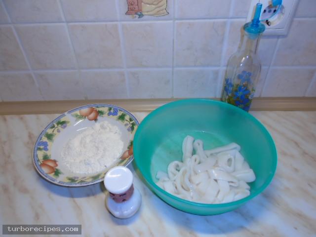 Τηγανιτά καλαμάρια ροδέλες - Υλικά συνταγής