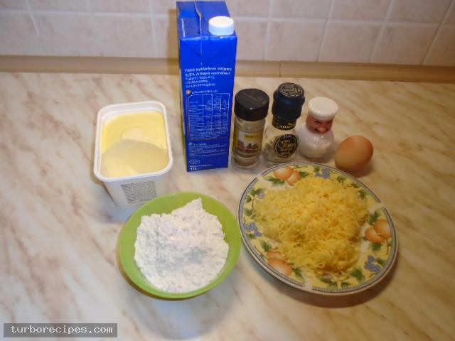 Μπεσαμέλ με μοσχοκάρυδο και αυγό - Υλικά συνταγής