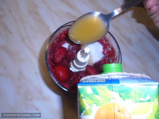 Παγωτό φράουλα με γιαούρτι - Βήμα 5