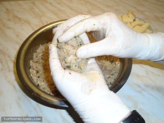 Μπιφτέκια γαλοπούλας γεμιστά με τυρί - Βήμα 21