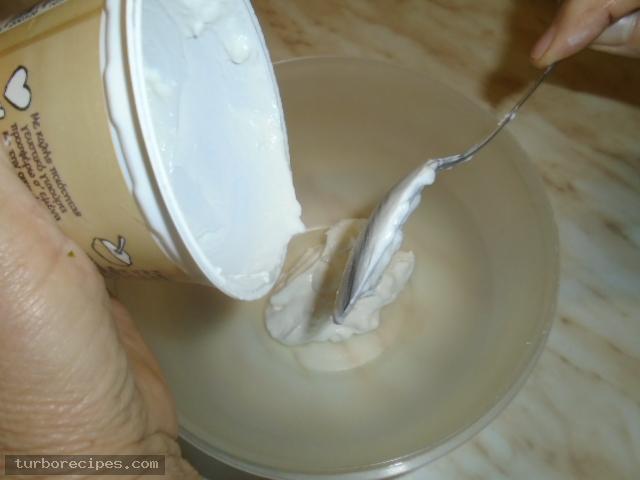 Πατατοσαλάτα με γιαούρτι και κρέμα γάλακτος - Βήμα 3